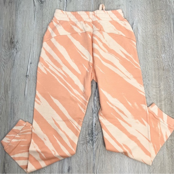 Sweaty Betty Essentials Sweatpants - Picture 3 of 6